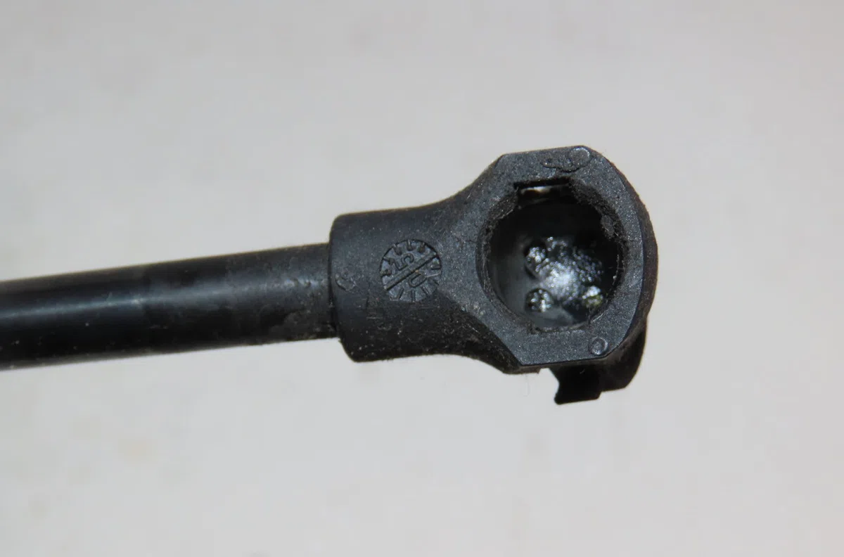 Verin gauche hayon Peugeot 307 (3A-C) 1.6 hdi 110 (2004-2009) 5 portes occasion