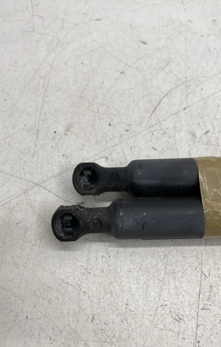 Verin gauche hayon Renault CLIO III (BR0-1, CR0-1) 1.5 dci (c-br0g, c-br1g) (2005-2012) 5 portes occasion