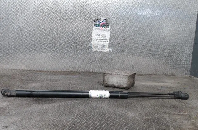 Verin gauche hayon TOYOTA COROLLA VERSO 2 COROLLA VERSO 2 PHASE 2 occasion