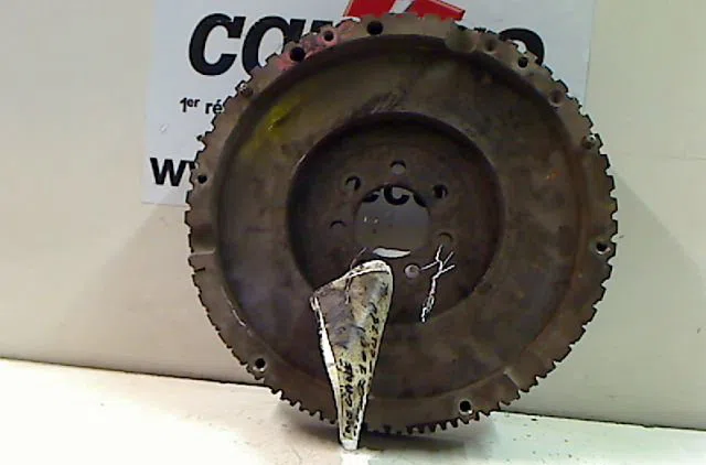Volant moteur Renault MEGANE I (BA0-1_) 1.9 dci (ba05, ba1f) (2001-2003) occasion