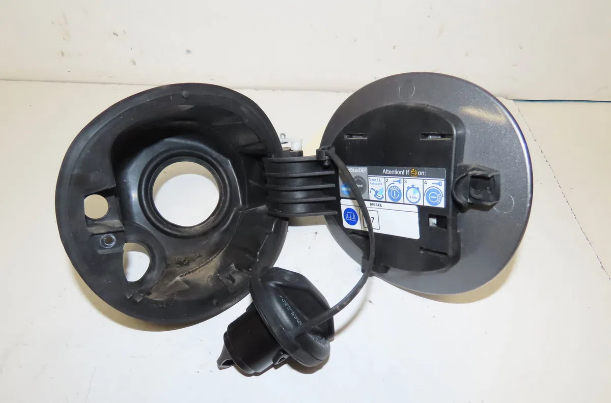 Volet de trappe carburant Alfa romeo GIULIETTA (940_) 2.0 jtdm (940fxe1a, 940fxg11) (2010-2020) occasion