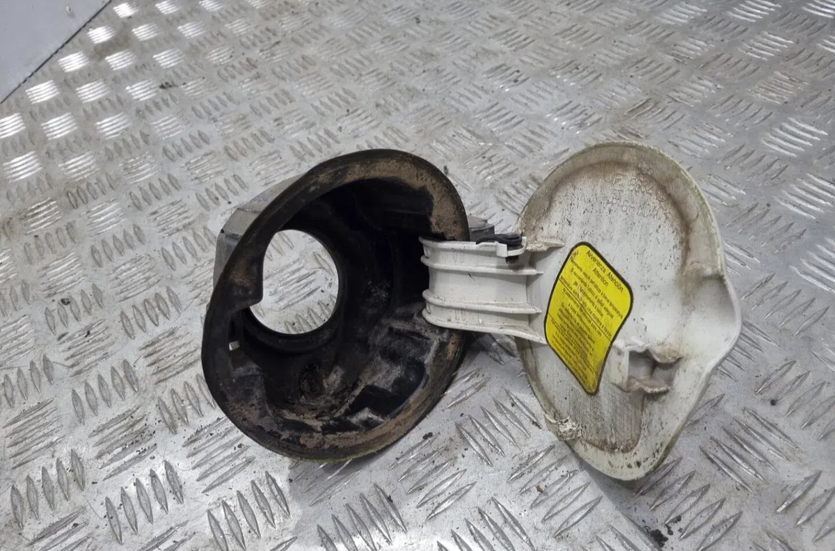 Volet de trappe carburant ALFA ROMEO MITO PHASE 1 occasion