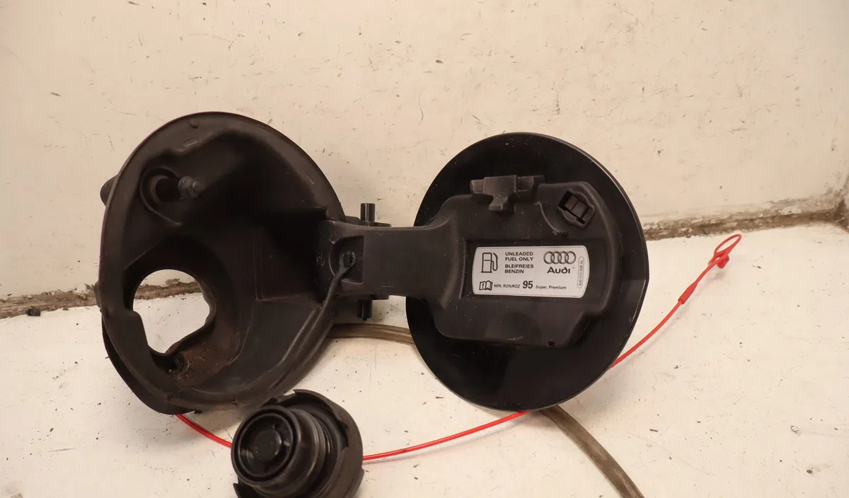 Volet de trappe carburant Audi A1 (8X1, 8XK) 1.0 tfsi (2015-2018) occasion