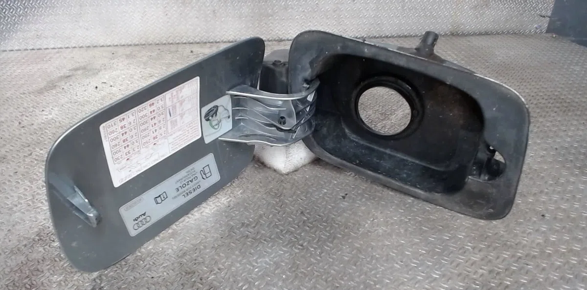 Volet de trappe carburant AUDI A8 2  A8 2 PHASE 1 occasion
