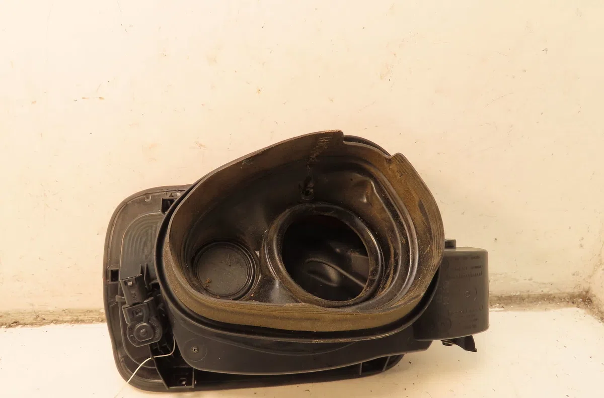 Volet de trappe carburant Bmw 2 Gran Tourer (F46) 216 d (2014) occasion