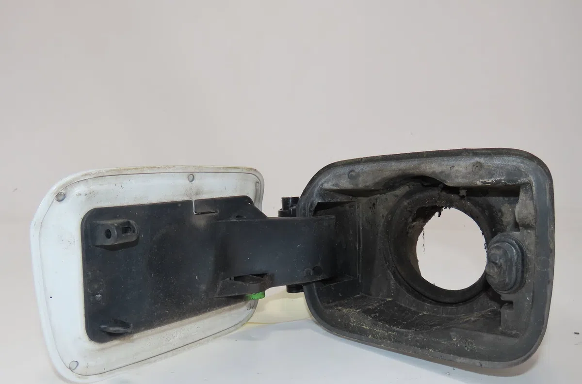 Volet de trappe carburant Bmw 3 Coupé (E92) 320 d (2006-2010) occasion