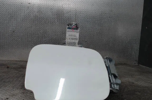 Volet de trappe carburant DACIA DUSTER 1  DUSTER 1 PHASE 2 occasion