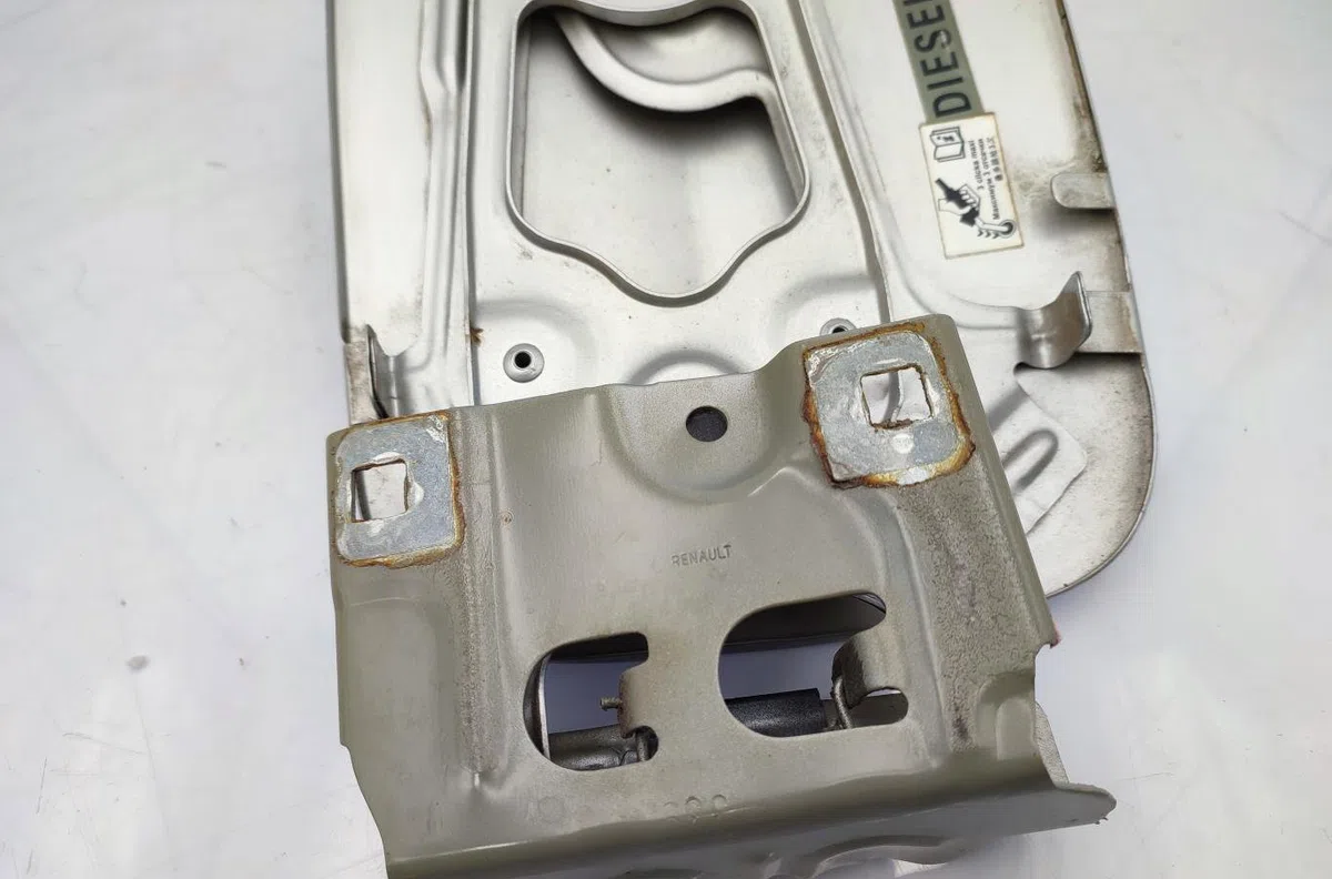 Volet de trappe carburant DACIA DUSTER 1 PHASE 2 occasion