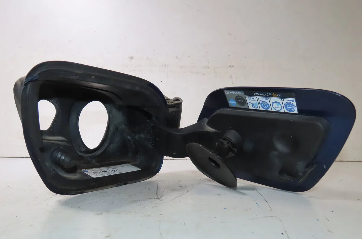 Volet de trappe carburant Fiat TIPO 3-5 portes (356_, 357_) 1.3 d (356hxh1a) (2016-2020) occasion