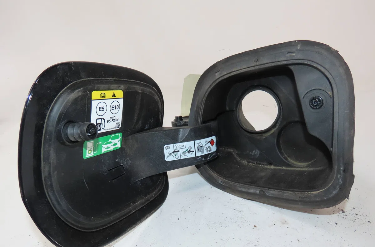 Volet de trappe carburant Ford FOCUS IV (HN) 1.0 ecoboost (2018) occasion