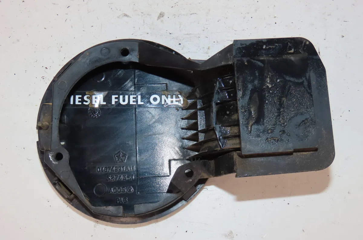 Volet de trappe carburant Jeep CHEROKEE (KJ) 2.8 crd 4x4 (2004-2008) occasion