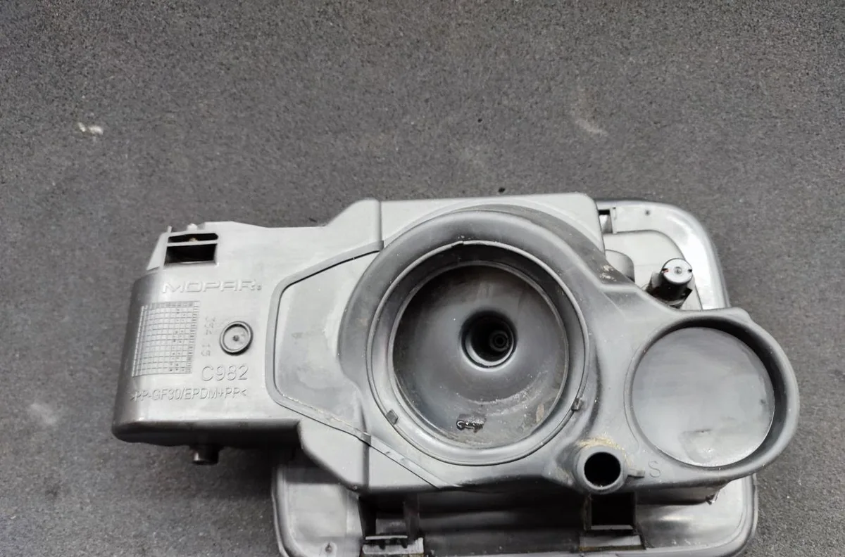 Volet de trappe carburant JEEP RENEGADE PHASE 2 occasion
