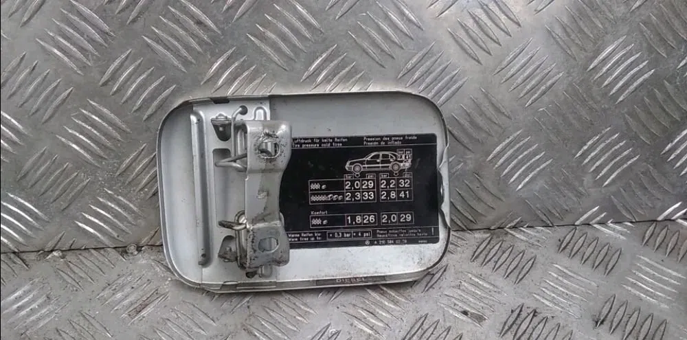 Volet de trappe carburant Mercedes-benz CLASSE E (W210) E 220 cdi (210.006) (1998-1999) occasion