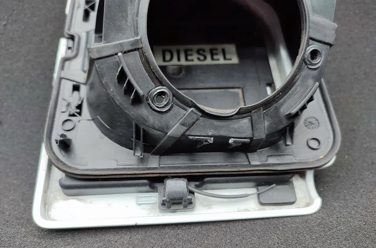 Volet de trappe carburant NISSAN NV400 occasion