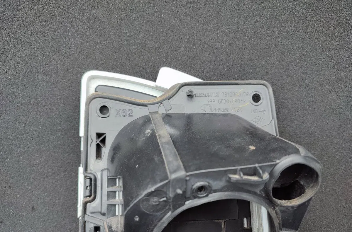 Volet de trappe carburant NISSAN NV400 occasion