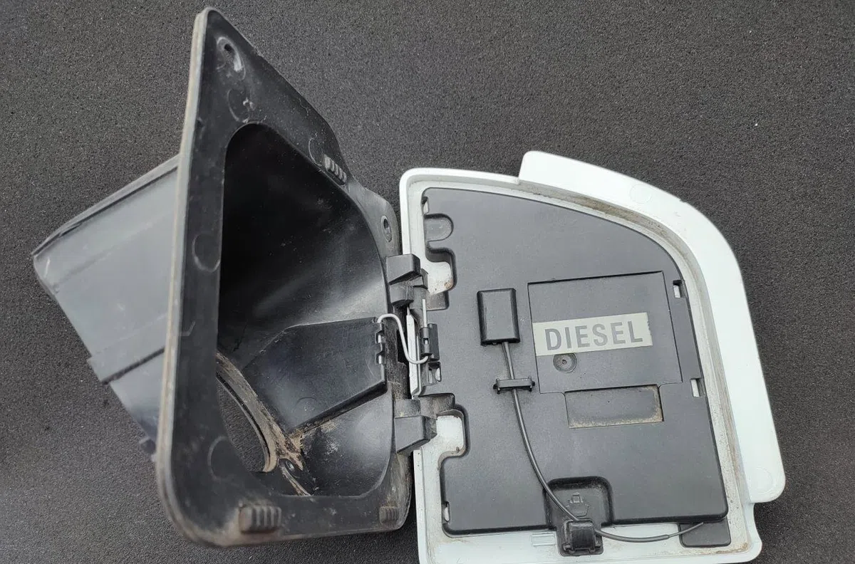 Volet de trappe carburant NISSAN NV400 occasion