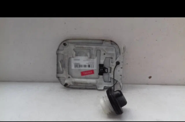 Volet de trappe carburant Nissan QASHQAI II SUV (J11, J11_) 1.6 dci (2013) occasion