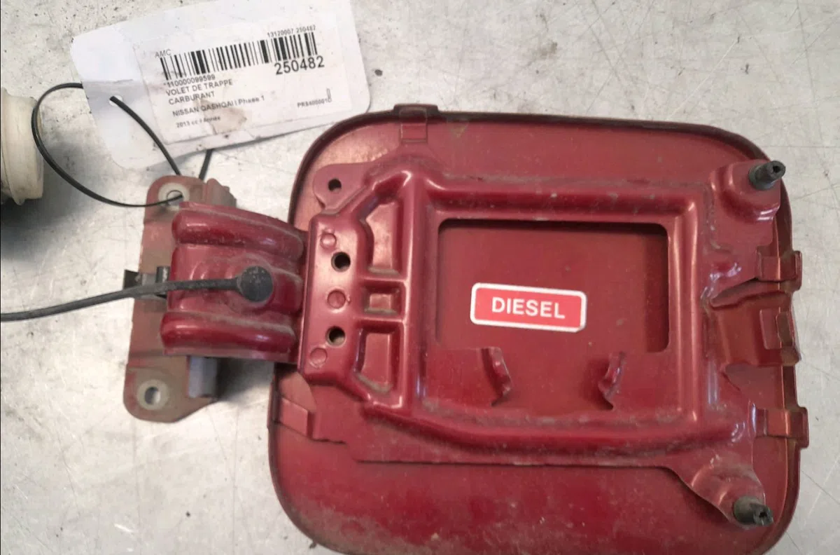 Volet de trappe carburant Nissan QASHQAI II SUV (J11, J11_) 1.6 dci (2013) occasion