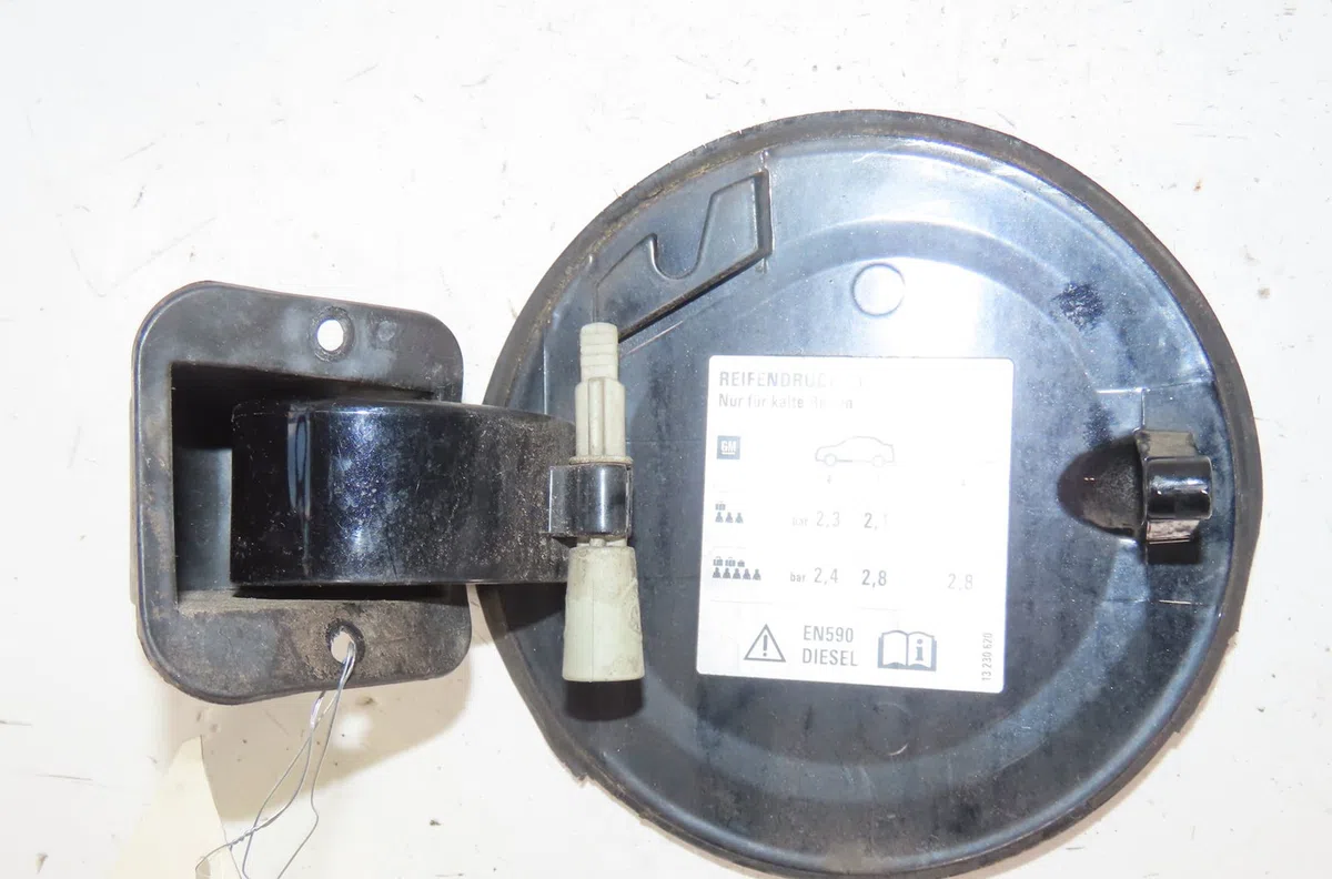 Volet de trappe carburant Opel CORSA C (X01) 1.3 cdti (f08, f68) (2003-2009) occasion