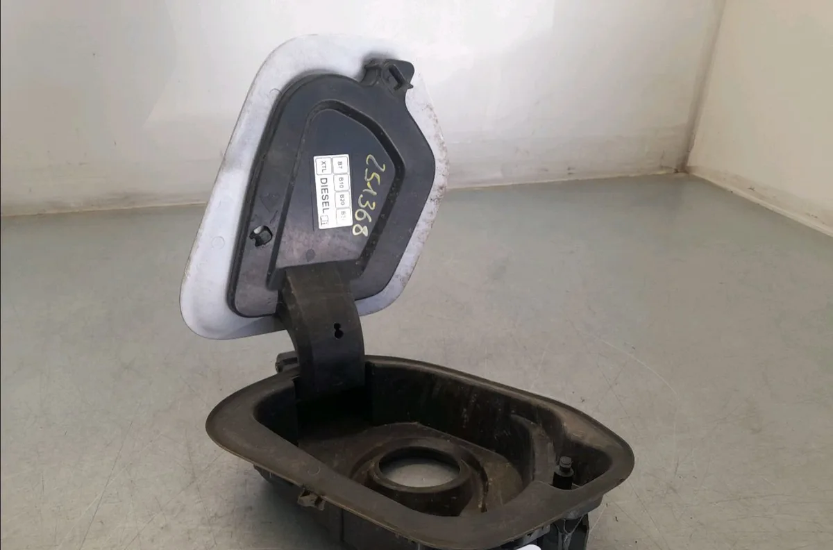 Volet de trappe carburant Opel CORSA F 1.5 (68) (2019) occasion