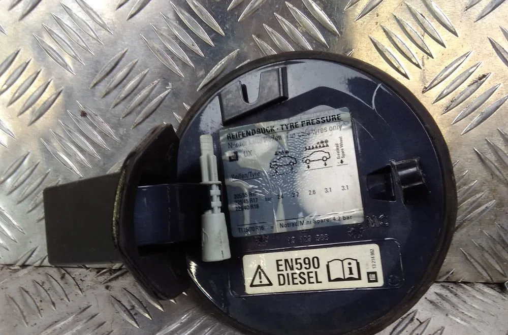 Volet de trappe carburant Opel ZAFIRA - ZAFIRA FAMILY B (A05) 1.9 cdti (m75) (2005-2015) 5 portes occasion