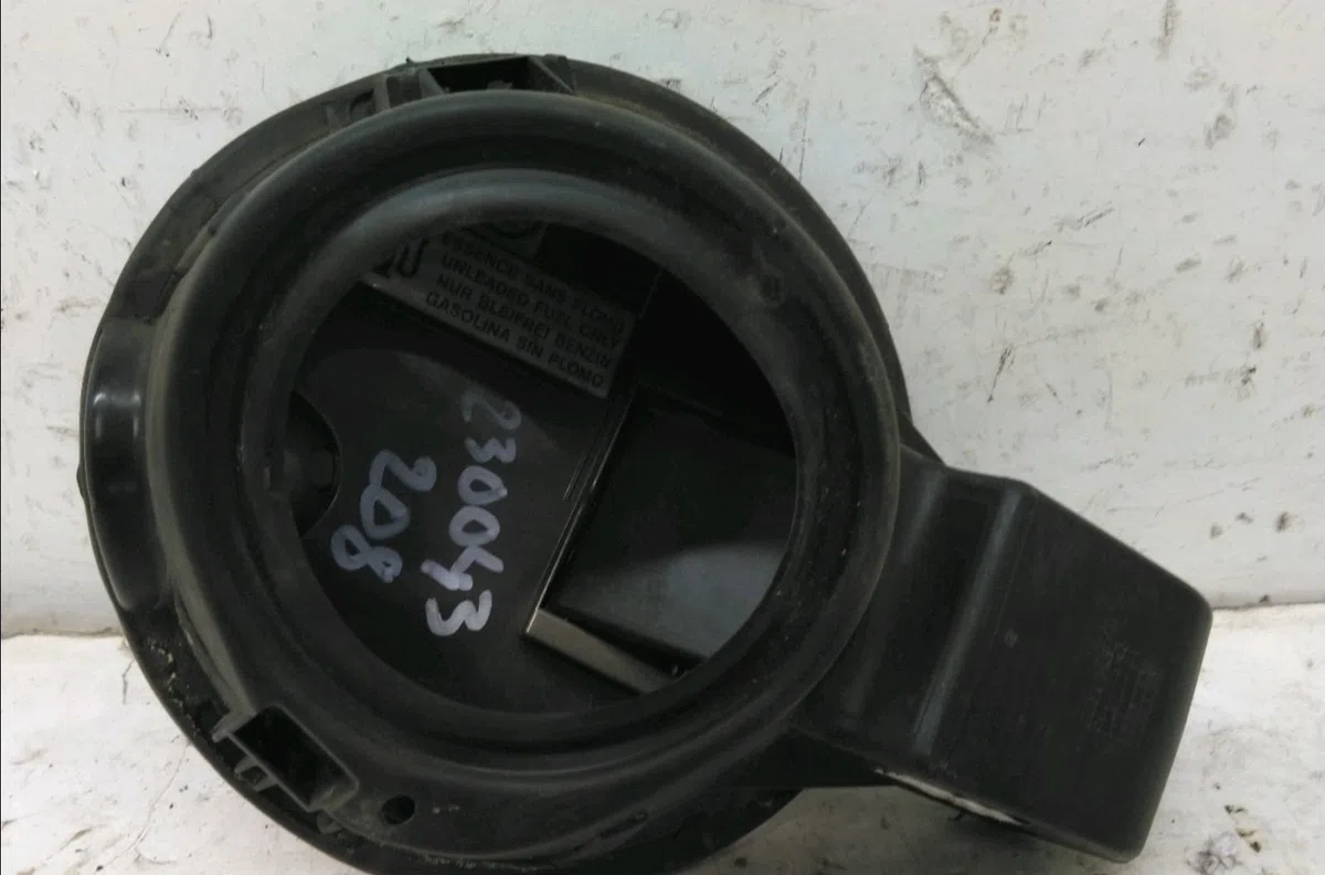 Volet de trappe carburant Peugeot 208 I (CA_, CC_) 1.4 vti (2012) occasion