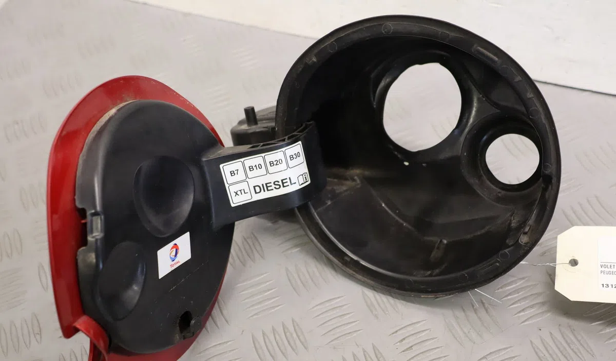 Volet de trappe carburant Peugeot 208 I (CA_, CC_) 1.5 bluehdi 100 (2018) occasion