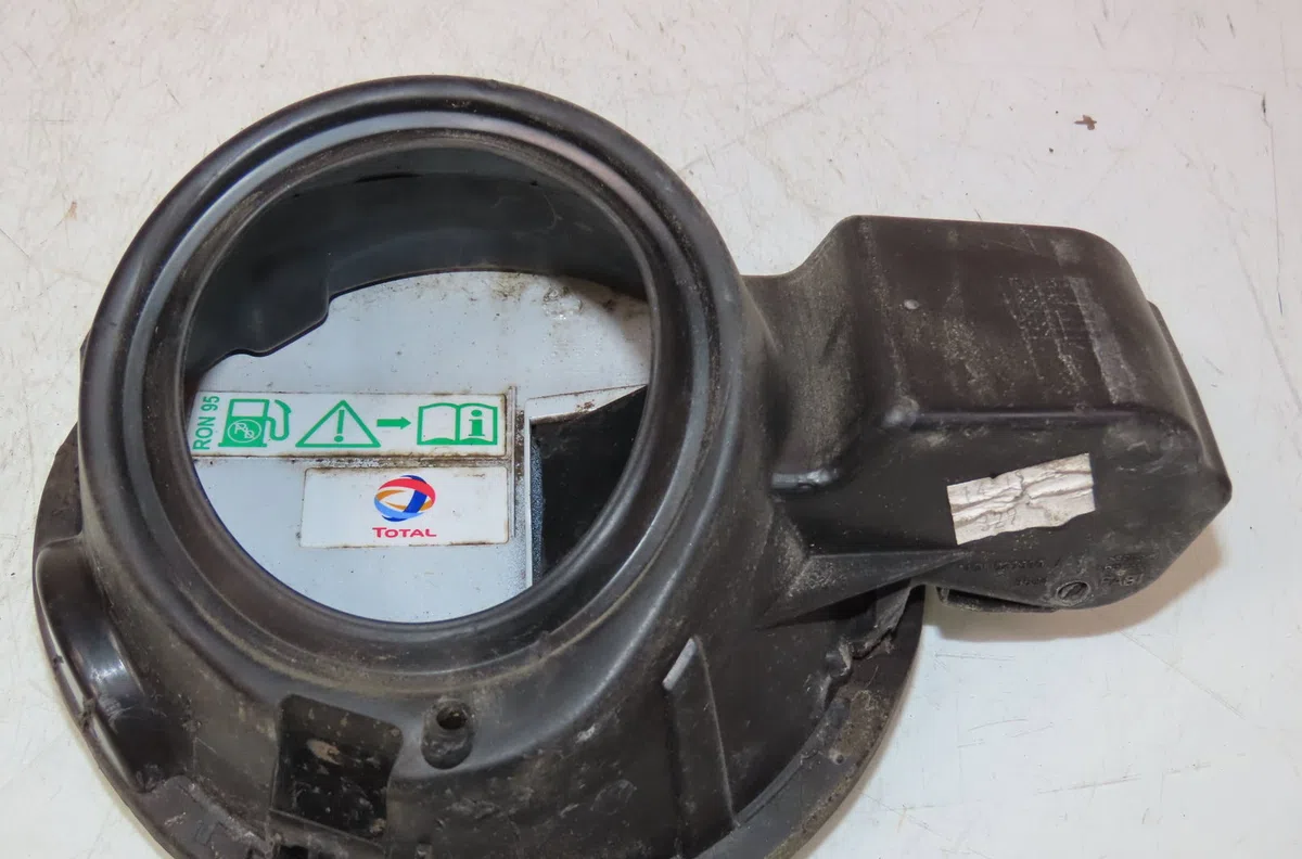 Volet de trappe carburant Peugeot 208 I (CA_, CC_) 1.6 (2012) occasion