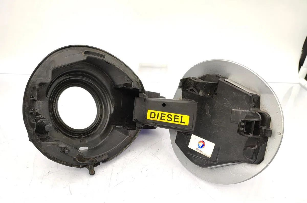 Volet de trappe carburant PEUGEOT 308 2 SW PHASE 1 BREAK occasion