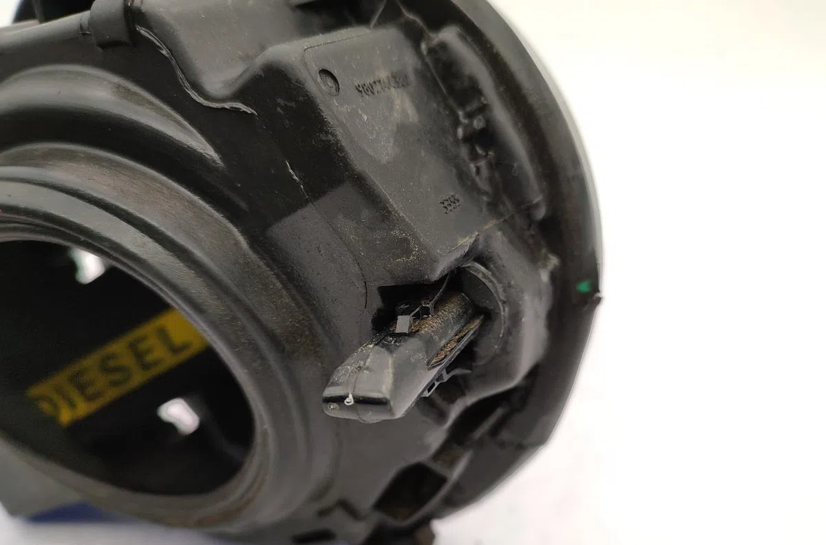 Volet de trappe carburant PEUGEOT 308 2 SW PHASE 1 BREAK occasion