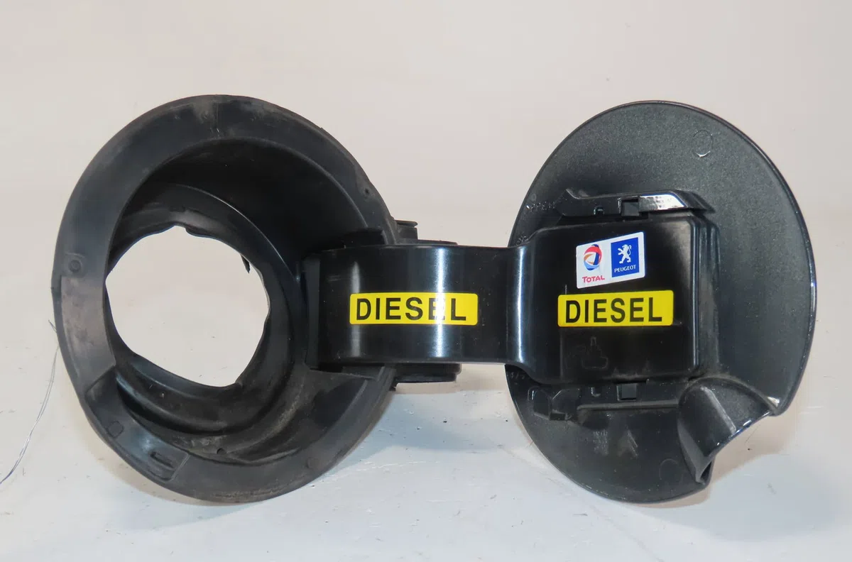 Volet de trappe carburant Peugeot 308 CC (4B_) 2.0 hdi (2009-2012) occasion