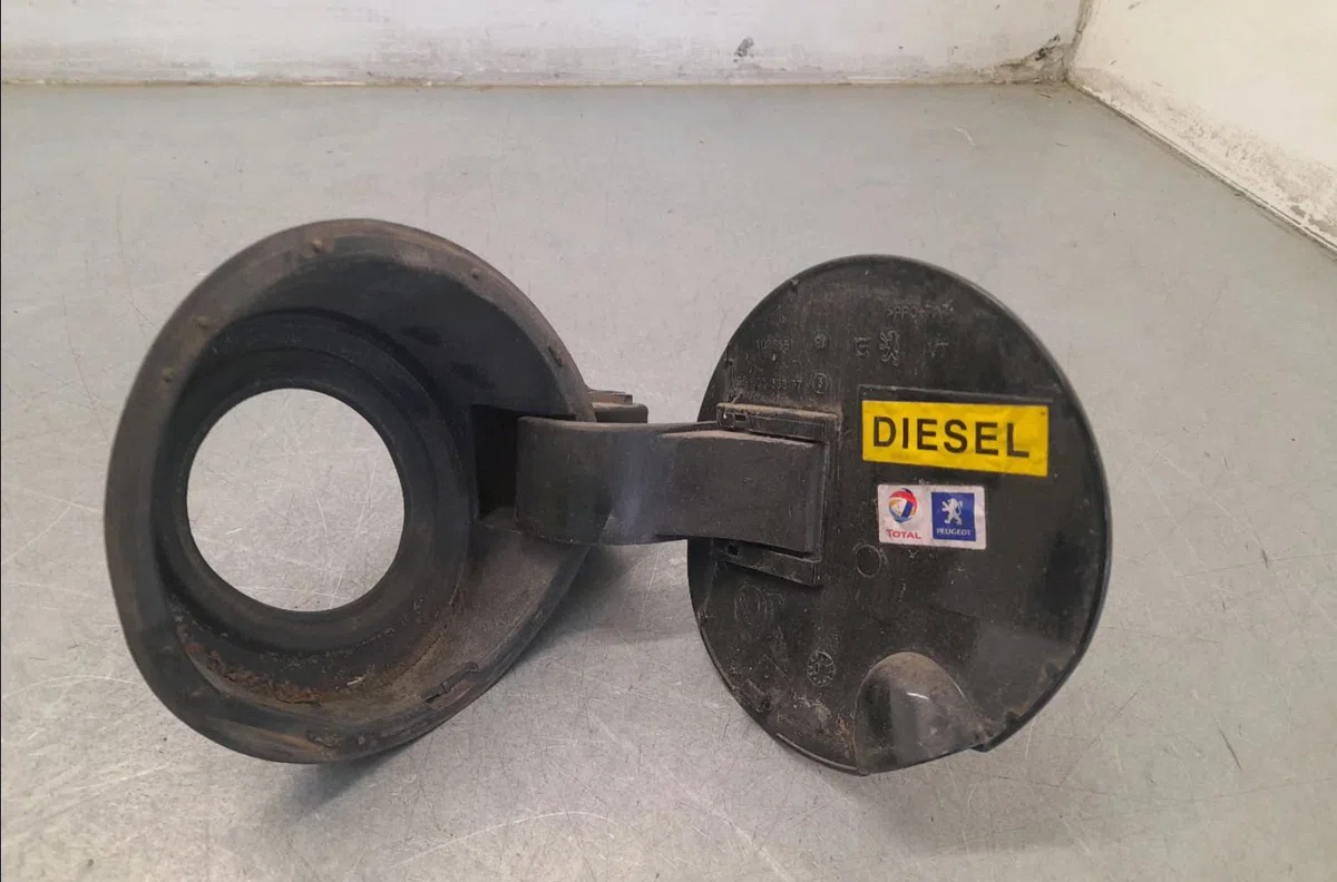 Volet de trappe carburant PEUGEOT 308 I  2.0 HDI 16v 136ch occasion