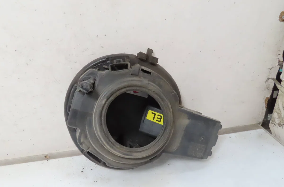 Volet de trappe carburant Peugeot 308 SW II (LC_, LJ_, LR_, LX_, L4_) 1.6 hdi - bluehdi 115 (lcbhxm, lcbhxt) (2014-2021)