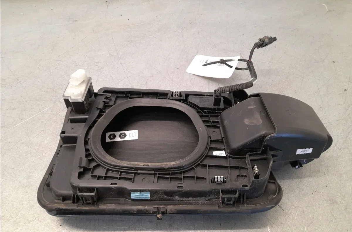 Volet de trappe carburant Peugeot 5008 III (KA_, KB_, KC_) E-210 (2024) occasion