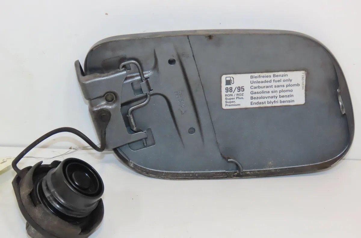 Volet de trappe carburant Porsche CAYENNE (9PA) S 4.5 (2002-2007) occasion