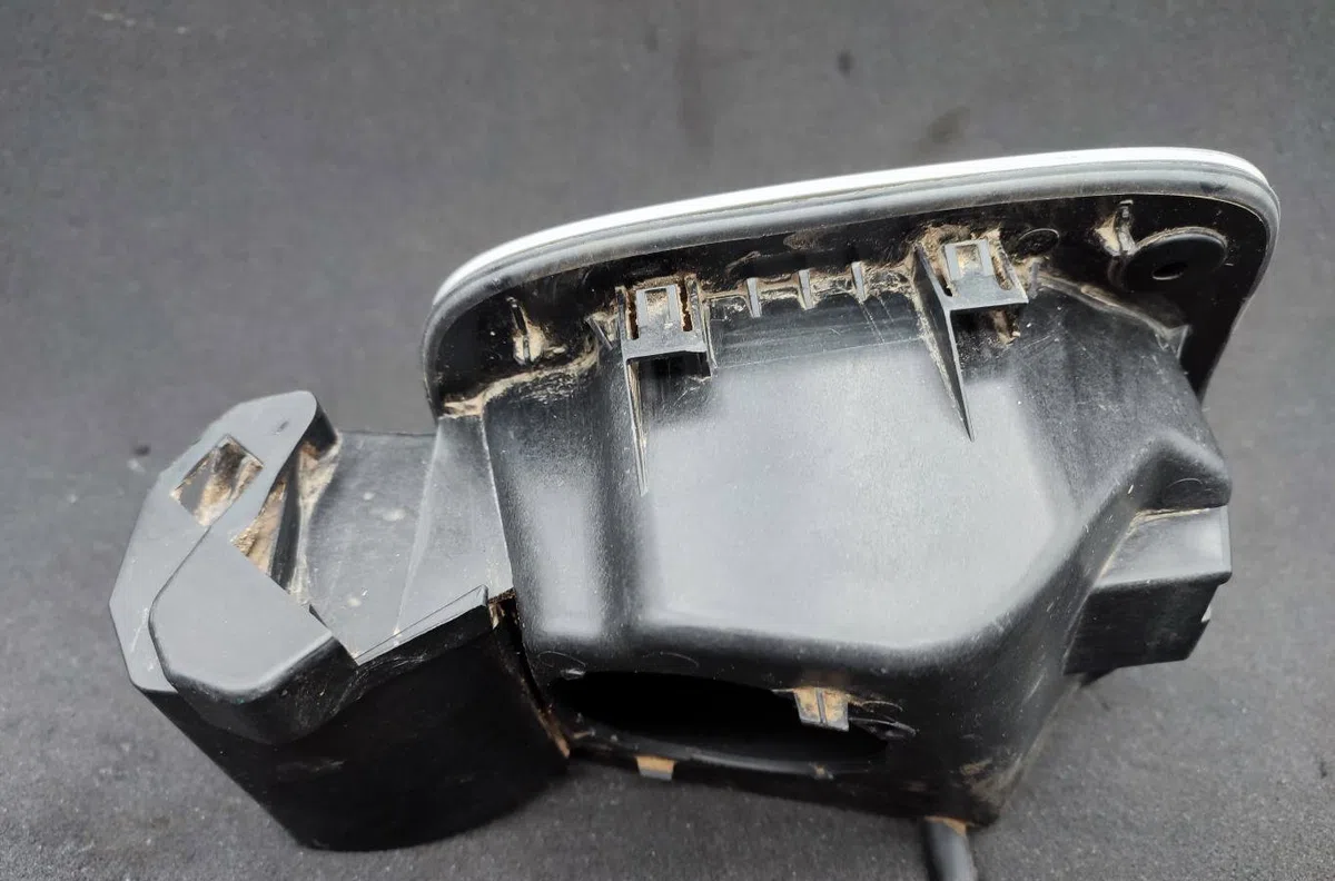 Volet de trappe carburant RENAULT CLIO 3 PHASE 1 BREAK occasion