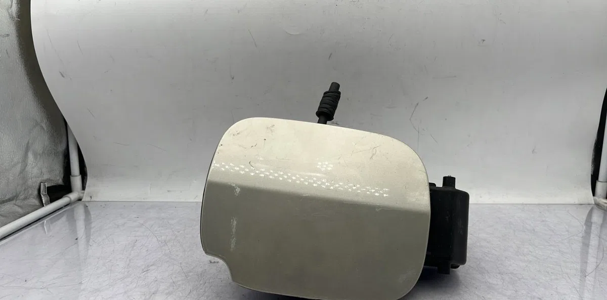 Volet de trappe carburant RENAULT CLIO 3 PHASE 1 occasion