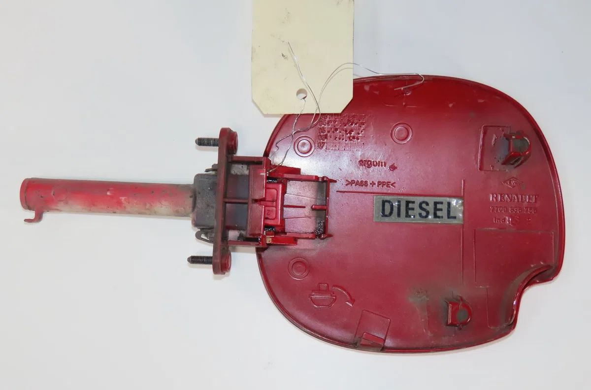 Volet de trappe carburant Renault CLIO II (BB_, CB_) 1.5 dci (b-c2j) (2004-2012) occasion