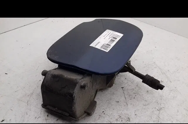 Volet de trappe carburant Renault CLIO III (BR0-1, CR0-1) 1.5 dci (br0h, cr0h, cr1s, br1s) (2005-2014) 3 portes occasion