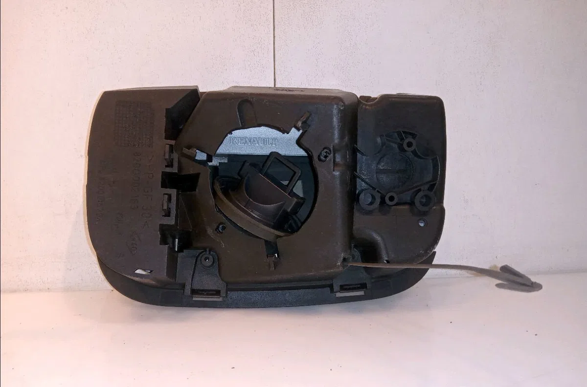 Volet de trappe carburant Renault LAGUNA II Grandtour (KG0-1_) 1.9 dci (kg1a, kg1w, kg0g) (2005-2007) occasion