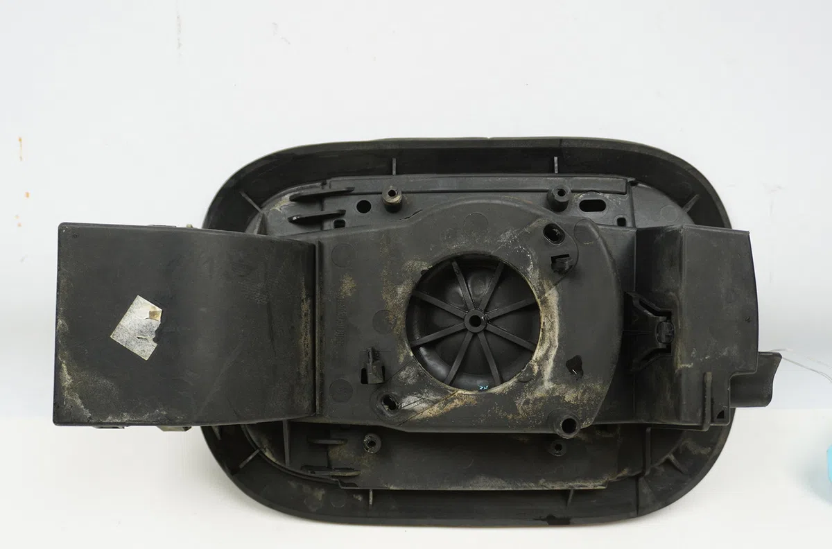 Volet de trappe carburant Renault LAGUNA III (BT0-1) 2.0 dci (bt01, bt08, bt09, bt0e, bt0k, bt12, bt1c, bt1d,... (2007-2