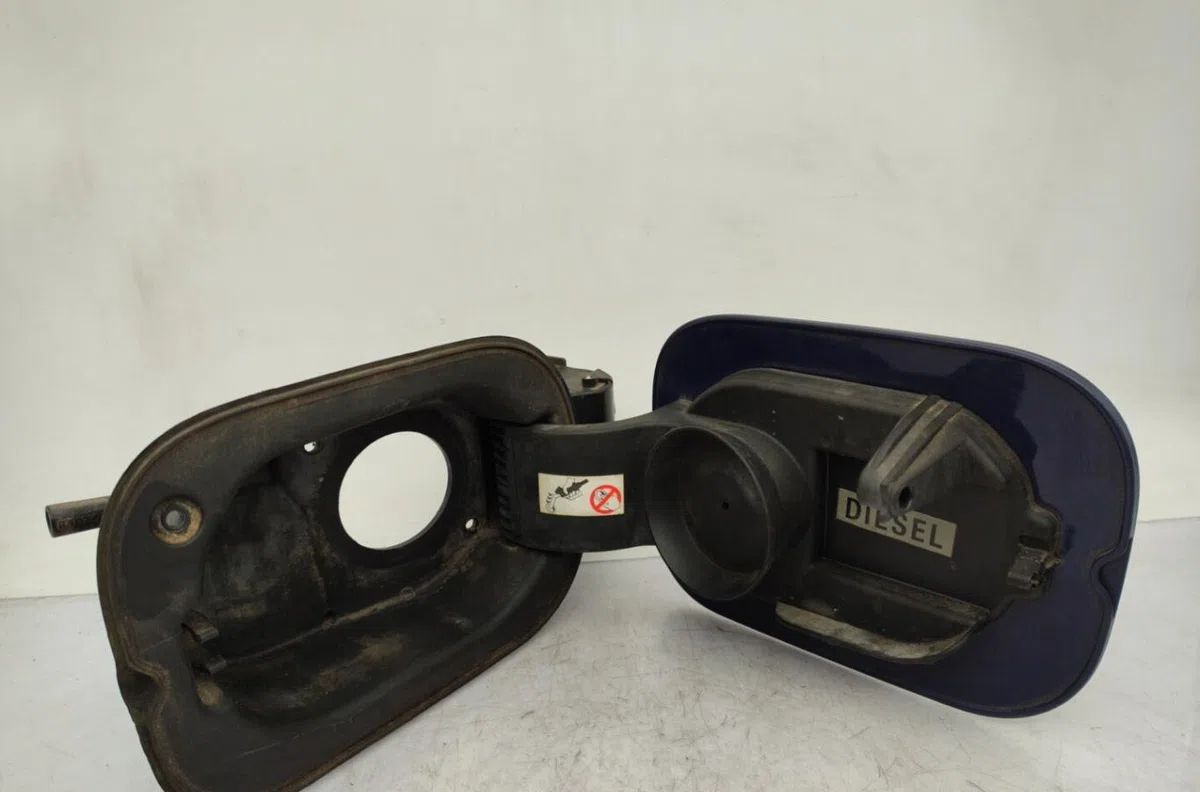 Volet de trappe carburant RENAULT MEGANE 2 PHASE 2 BREAK occasion