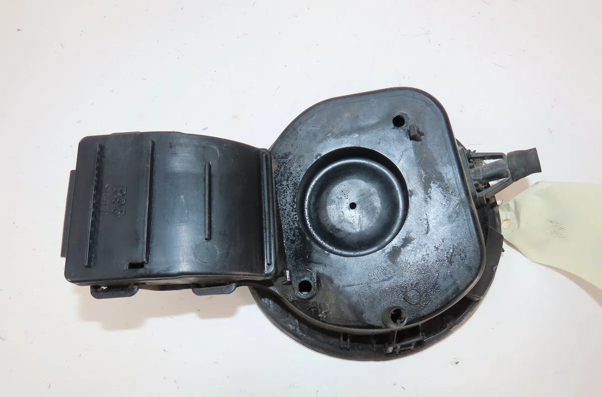 Volet de trappe carburant Renault MEGANE III 3-5 portes (BZ0-1_, B3_) 1.5 dci (bz09, bz0d, bz1w, bz29, bz14) (2009) 5 po