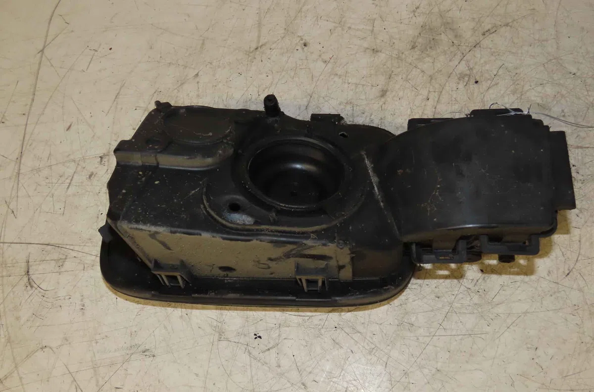 Volet de trappe carburant RENAULT MEGANE IV occasion