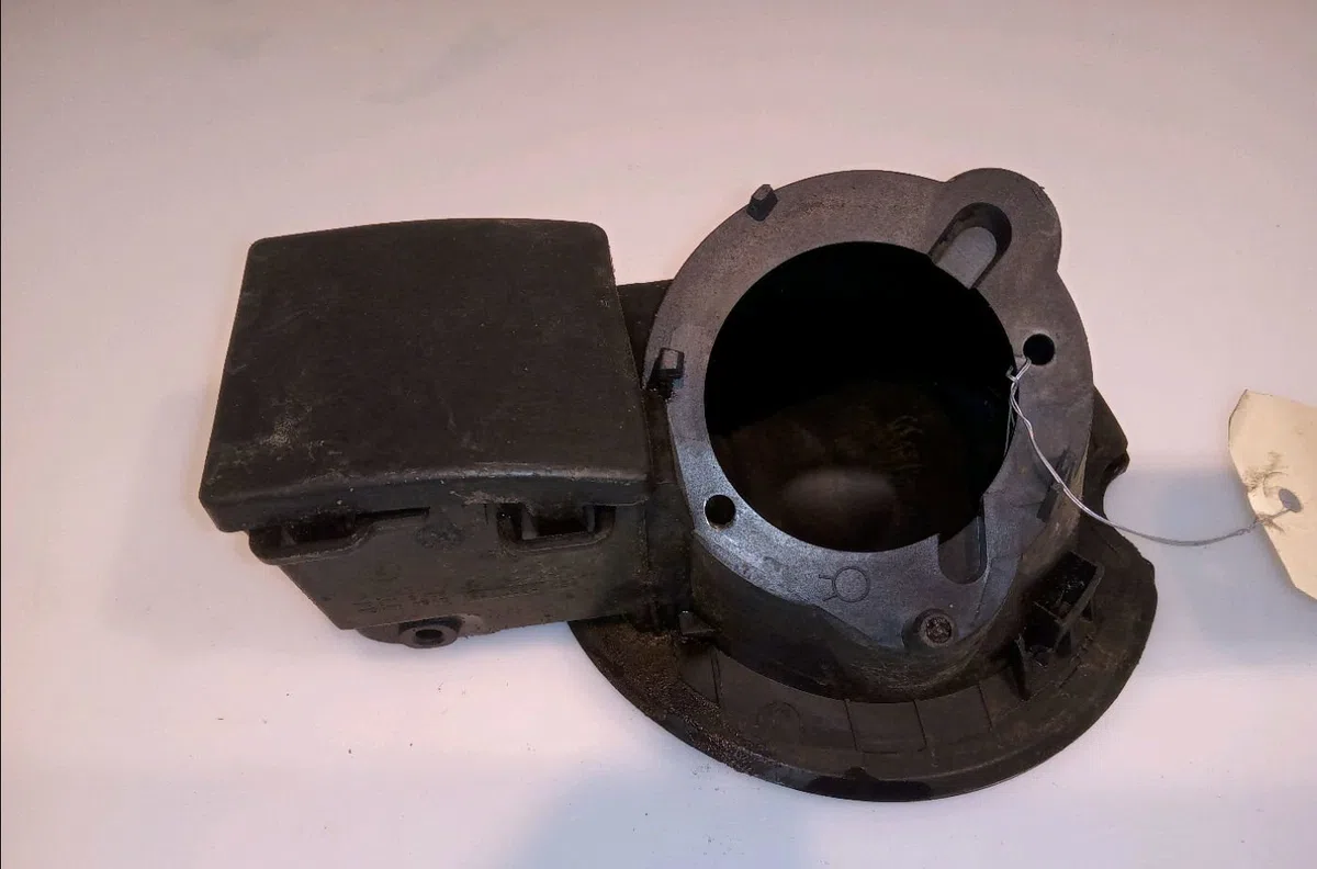 Volet de trappe carburant Renault TWINGO II (CN0_) 1.2 16v (cn04, cn0a, cn0b) (2007-2014) 3 portes occasion
