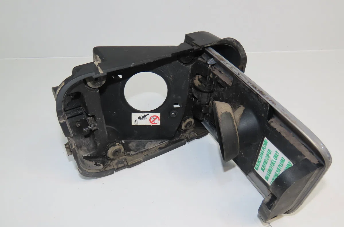 Volet de trappe carburant Renault VEL SATIS (BJ0_) 2.0 16v turbo (bj0k) (2002-2009) occasion