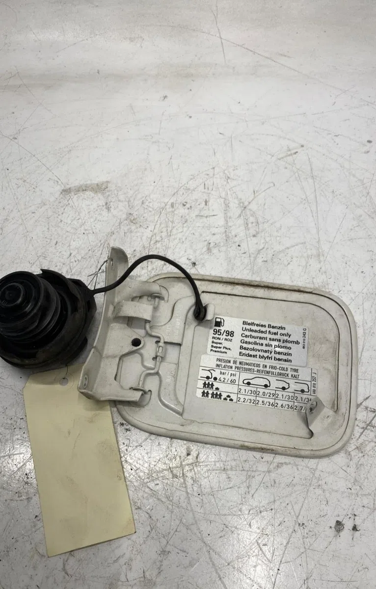 Volet de trappe carburant Seat IBIZA II (6K1) 1.4 16v (2000-2002) occasion