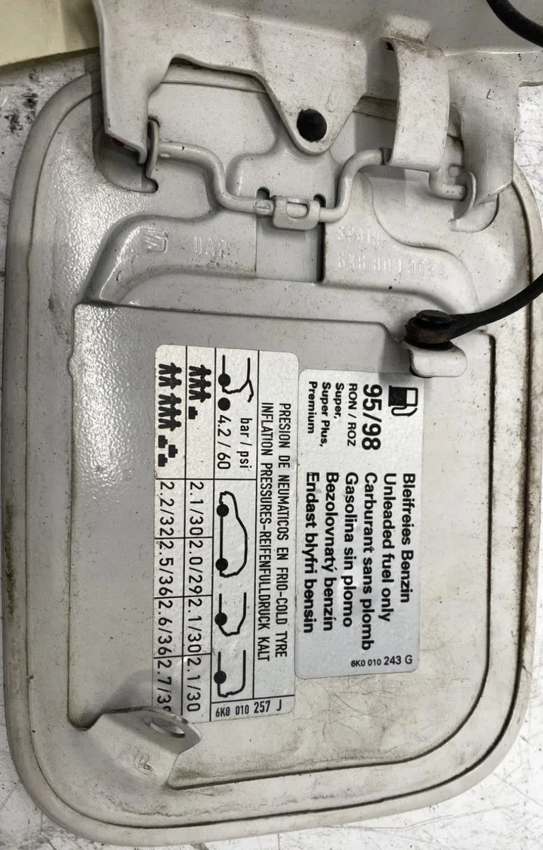 Volet de trappe carburant Seat IBIZA II (6K1) 1.4 16v (2000-2002) occasion