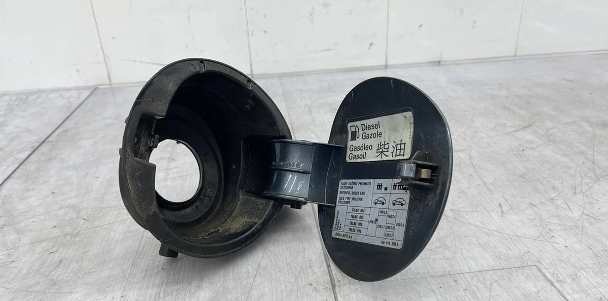 Volet de trappe carburant SKODA OCTAVIA 1 PHASE 2 occasion