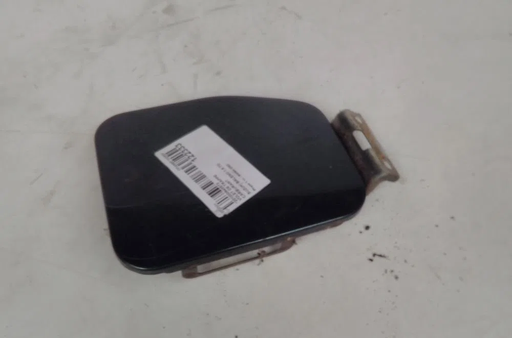 Volet de trappe carburant SUZUKI BALENO 2002 occasion